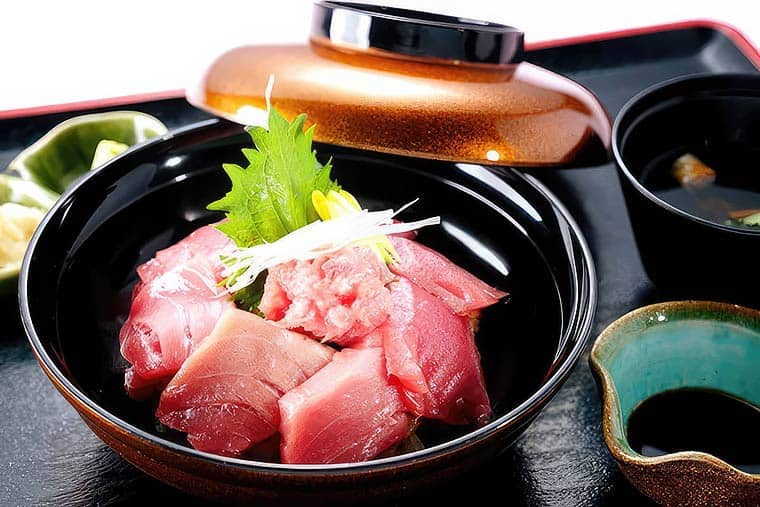 豊洲直送 特選 生本まぐろ丼