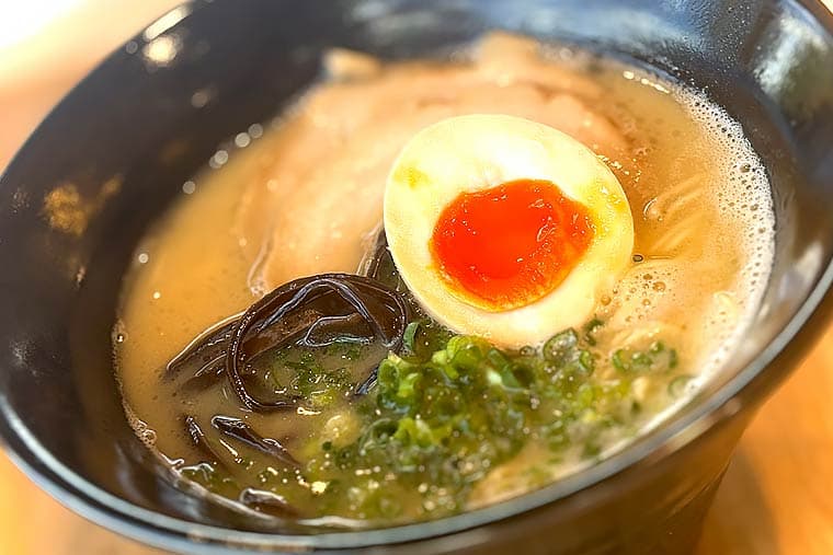 豚骨ラーメン