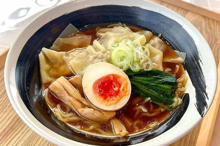 ワンタン麺